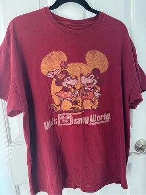Walt Disney World Wine Mickey & Minnie Graphic Tee Size XL